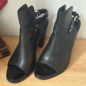 Rag & Bone Black Heeled Boots Sleek Leather Design